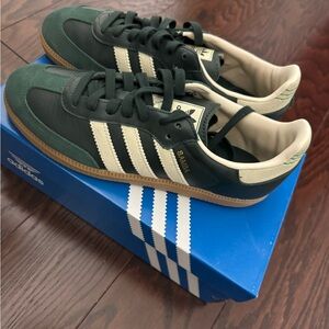 Brand new- never worn! Adidas Samba Men's Green and Cream Sneakers